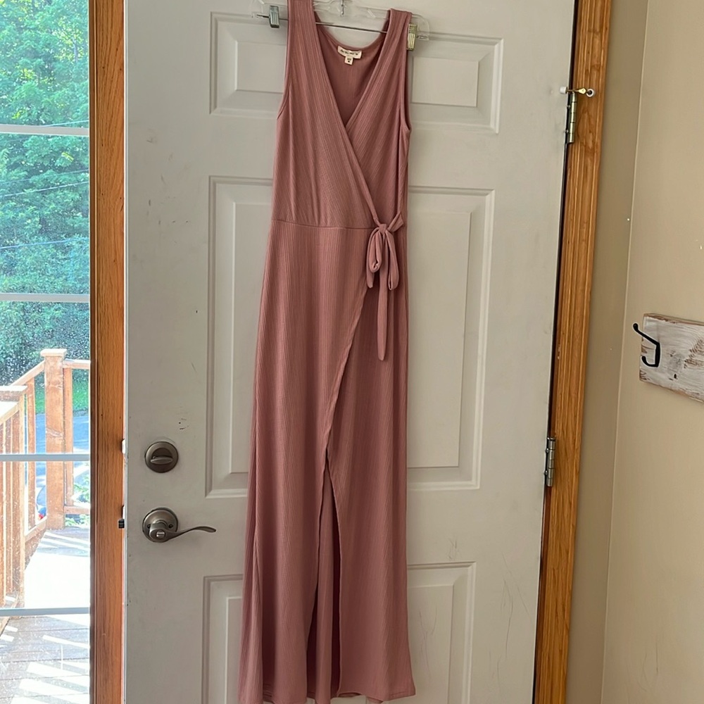 Adorable light pink tie dress